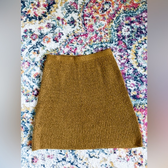 American Eagle Knit Skirt - Picture 3 of 4